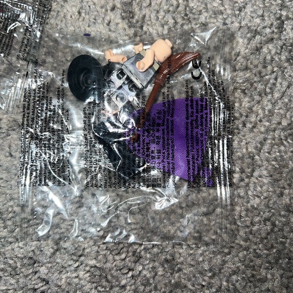 $2 WITCH BUILDING BLOCKS FIGURE. NEW IN PLASTIC. $2 WITH ANY $10 ORDER OR MORE - Picture 3 of 16